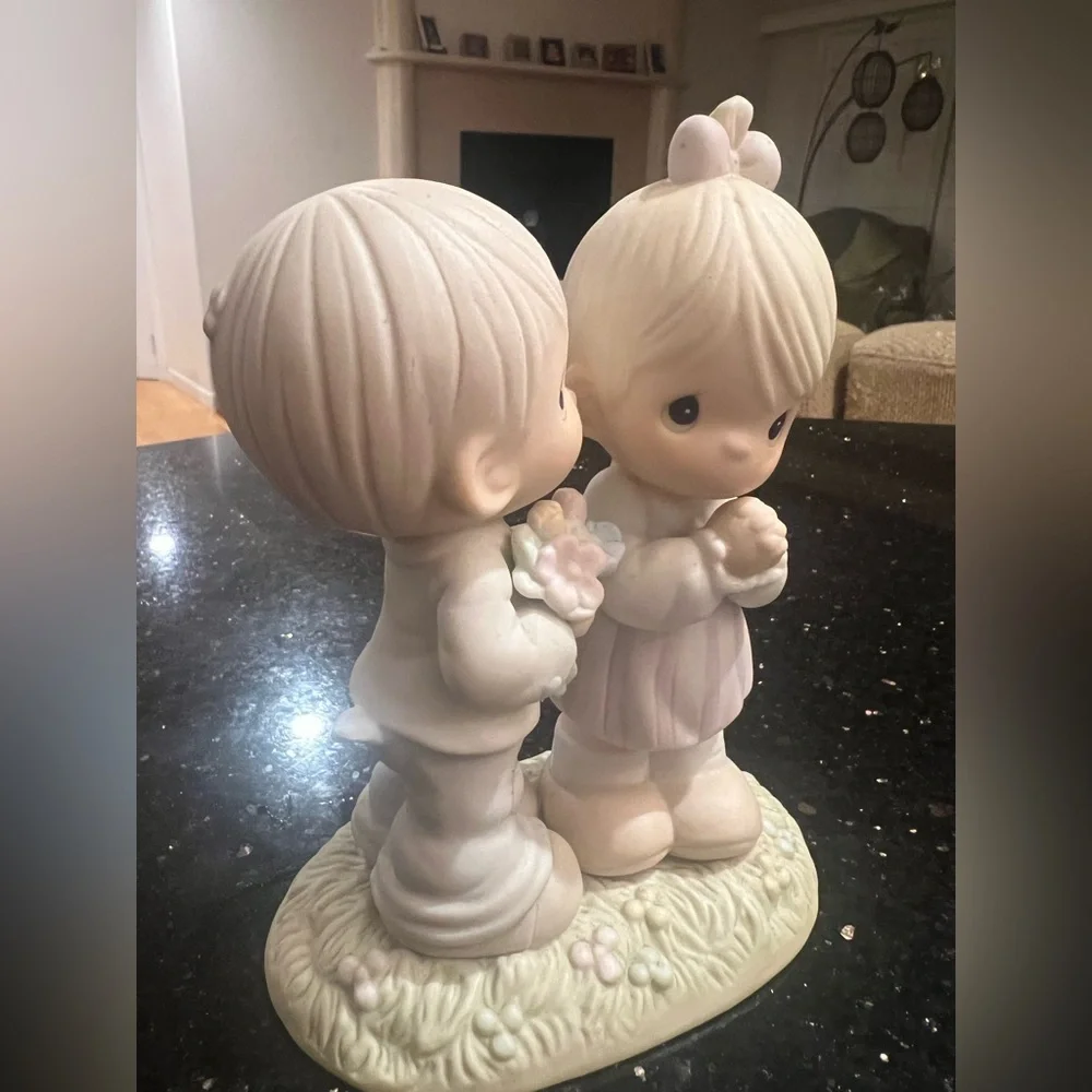 Enesco Precious Moments “Love is From Above” figurine